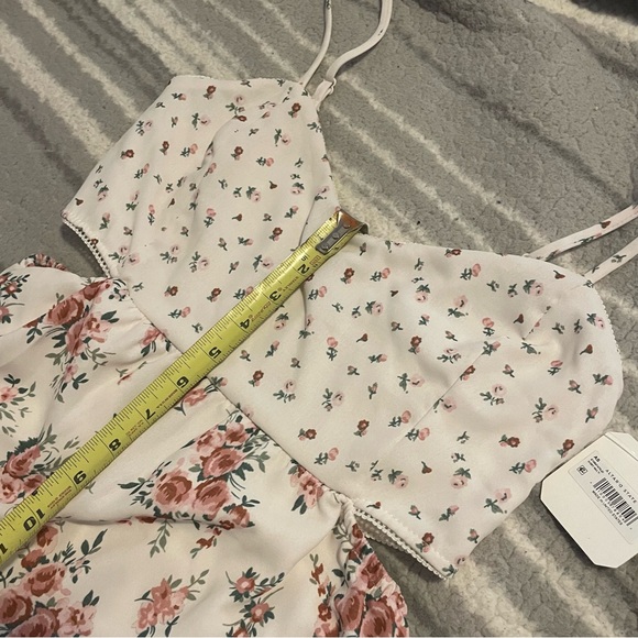 NWT Small pink floral mini dress with cutouts on the side - Picture 14 of 16